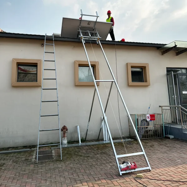 Pārklājot pacelšanas liftu ar 10 m līdz 300 kg 1500 W