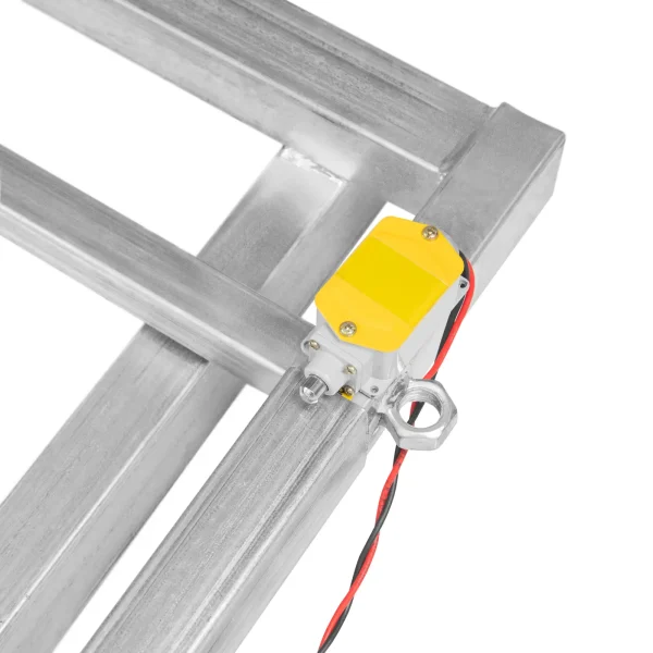 Pārklājot pacelšanas liftu ar 10 m līdz 300 kg 1500 W