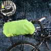 Universāls lietus vāks ar dzēšgumiju velosipēdu maisiņam, zaļā mugursoma