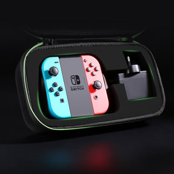 Korpusa lodziņš uz Nintendo slēdzi un aksesuāriem ir melns