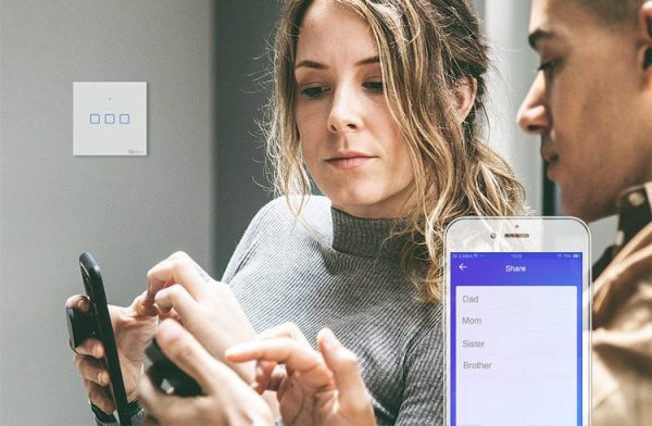 Trīs kanālu taustes gaismas slēdža slēdža wifi poga 433 MHz rf melns t3eu3c-tx