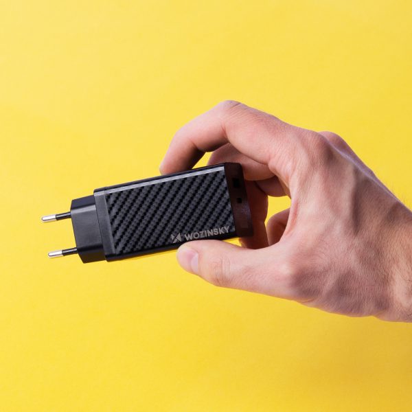 65W GAN lādētājs ar USB USB-C QC 3.0 PD melnajiem portiem