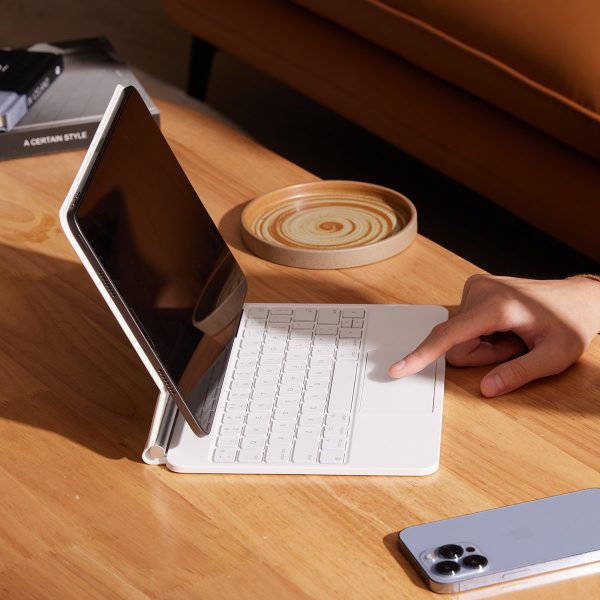 Tastatūra un skārienpaliktnis iPad Pro 12.9 '' + magnētiskā korpusa spožums - balts