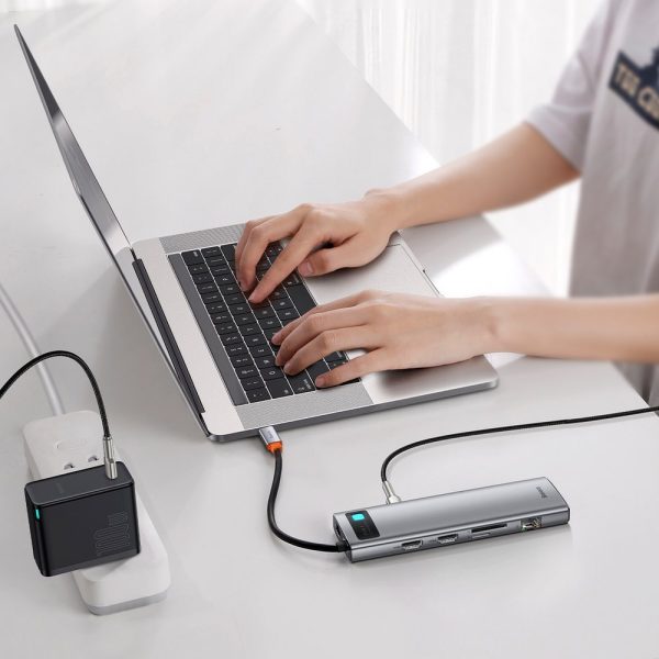 Daudzfunkcionālais centrmezgls USB-C metāla mirdzums 11w1 GREAM
