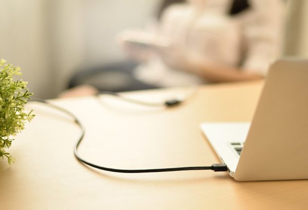 2m melna kabeļa pagarinājuma kabelis