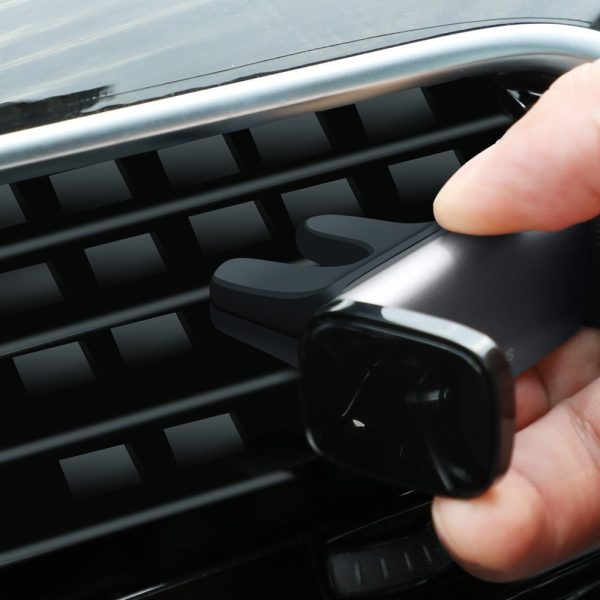 Melnās pārvadātāja automašīnas turētājs