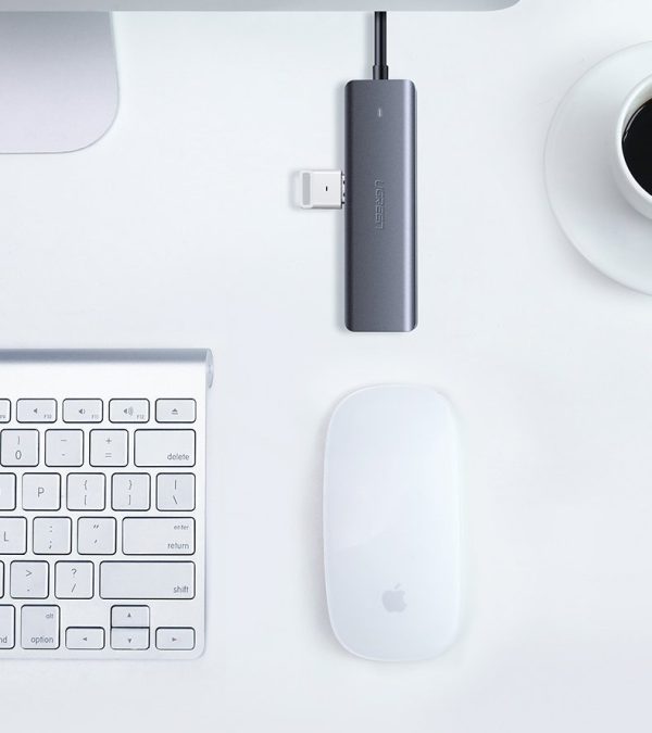 HUB USB-C rajons-4X USB 3.2 ar USB-C pelēkās barošanas ostu