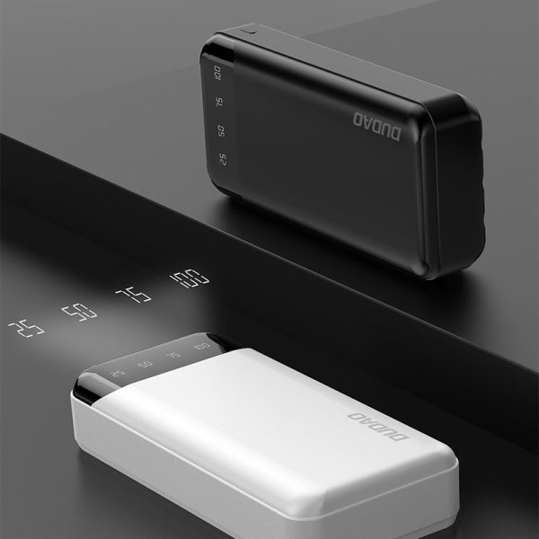 Ietilpīgs PowerBank 20 000 mAh ar 3 iebūvētiem USB-C microUSB zibens baltajiem kabeļiem