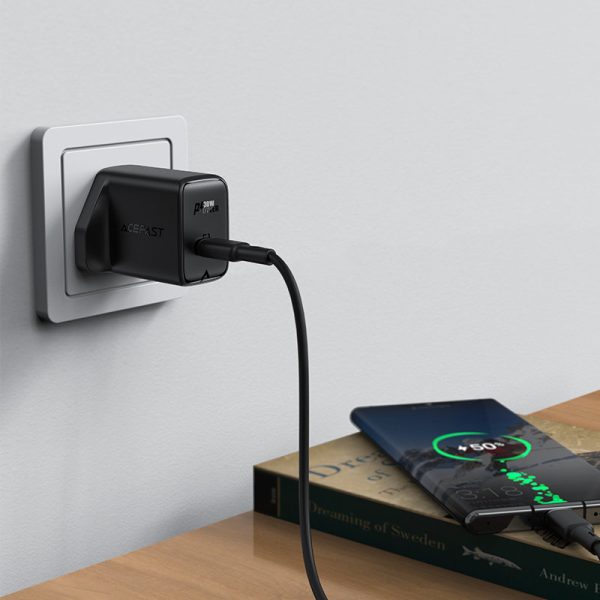 Angļu lādētājs Gan USB-C 30W Q3 3.0 AFC FCP UK spraudnis balts
