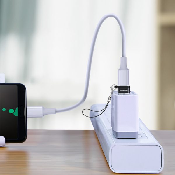 Adaptera adaptera ligzda no USB-C spraudņa uz USB melna