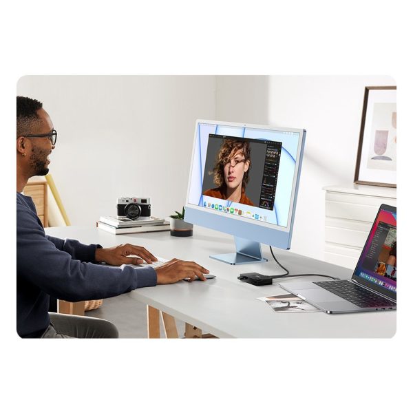 Pārslēdziet USB 3.0 divu slēdzi diviem melniem datoriem