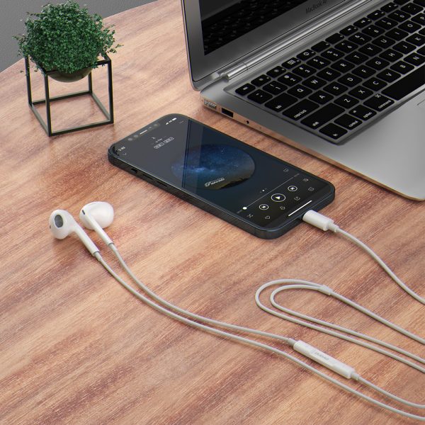 Wire austiņās ar 3,5 mm baltu minijack savienotāju