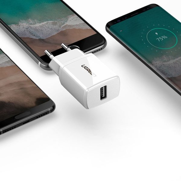 Neliels tīkla lādētājs USB 2.1a melnā krāsā