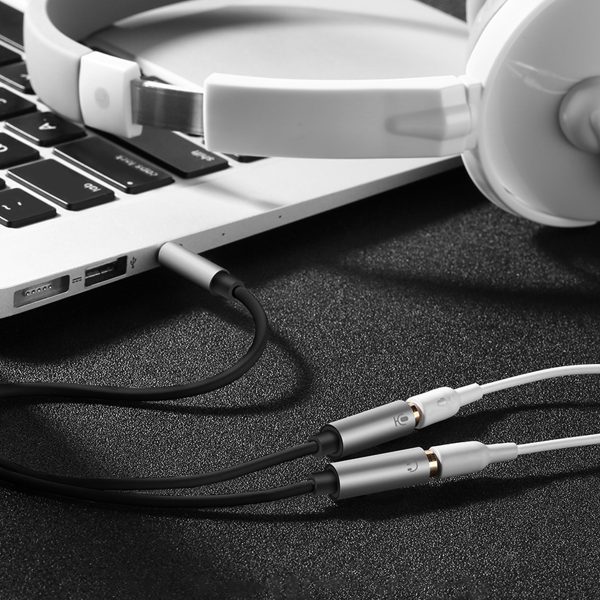 Izplatītāja mini ligzda 3 mm adapteris - 2 x mini ligzda 3,5 mm mikrofons un melnas austiņas