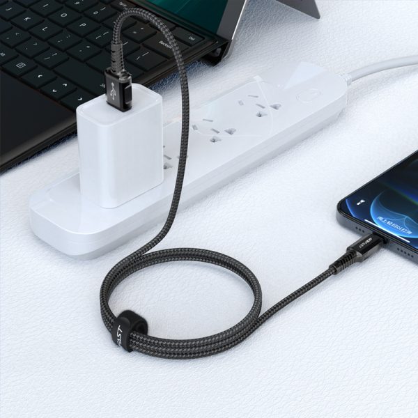 MFI kabeļa kabelis iPhone USB - zibens 2,4A 1,2 m melns