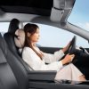 Automašīnas galvas balsts ar 2 ComforTride sērijas smilškrāsu