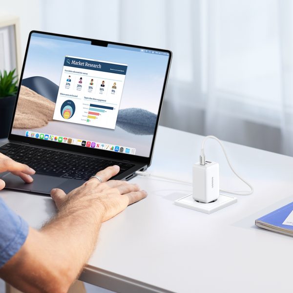 Ātrs GAN 65W USB-A / 2X USB-C baltais lādētājs