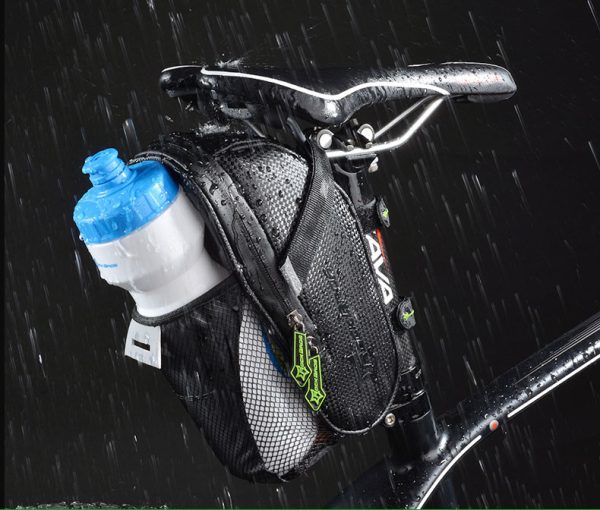Ūdensnecaurlaidīga velosipēdu soma instrumentiem seglam ar melnu ūdens pudeles kabatu