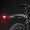 Aizmugurējais velosipēdu spārns ar sarkanu LED lampu - melnu