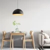 Piekārtu lampa moderna 1 punkta kupola forma - melns un zelts