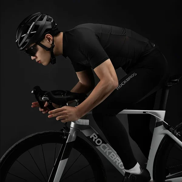 Īsas slīpa velosipēds t -Shirt m -melns
