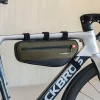 Velosipēdu soma velosipēdu rāmim ar sānu kabatu 1,7L - zaļa un melna