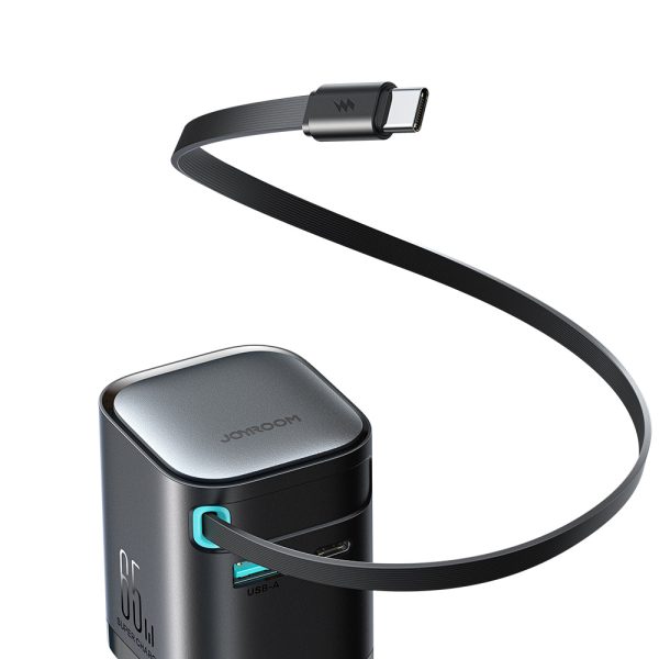 GaN 65W USB-A USB-C sienas lādētājs ar iebūvētu USB-C kabeli - melns