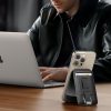 Magnētiskā maka MagSafe karšu maciņš ar statīvu un gredzenu uz pirksta - melns