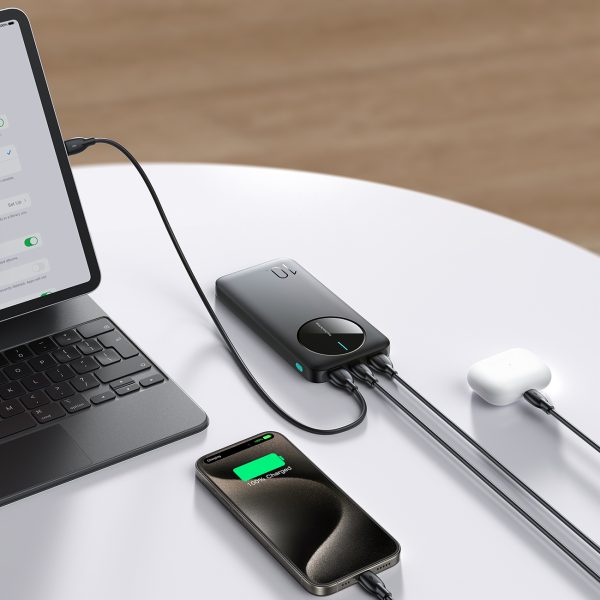 Powerbank JR-PBF12 10000mAh 2.4A 2x USB-A 1x USB-C - melns