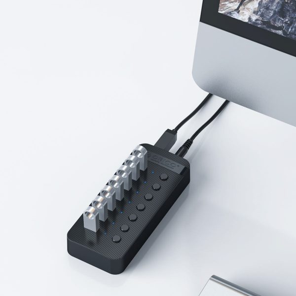CT2U3-13AB centrmezgls ar 13x USB-A slēdžiem - melns