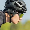 Velosipēda cepure ar izgriezumiem brillēm - melna
