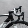 PU velosipēda stūres lente ar velūra rakstu - brūna