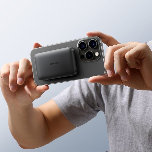 Induktīvā pārnēsājamā uzlādes ierīce 5000mAh USB-A USB-C 20W ar USB-C kabeli - melna