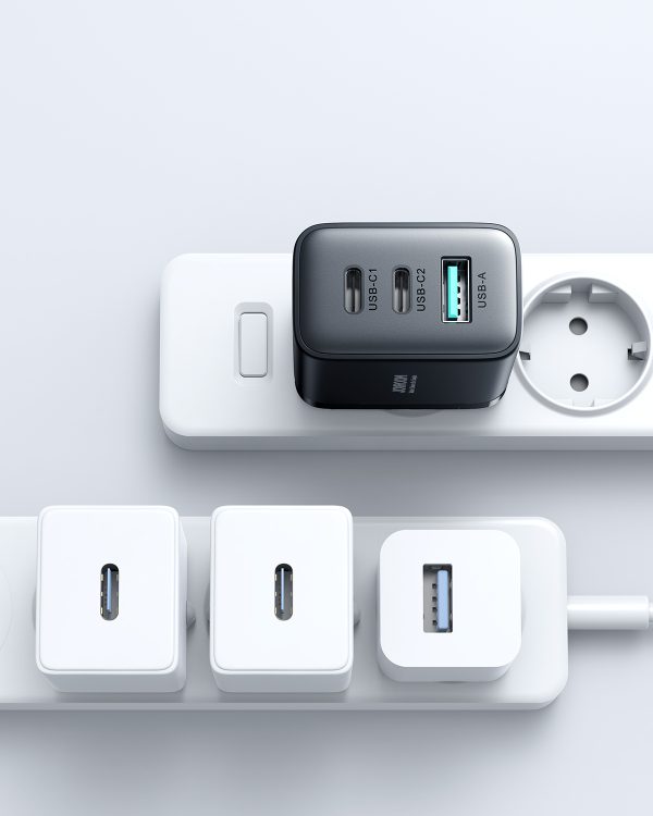 Ātrais lādētājs 2x USB-C / 1x USB-A 32W melns