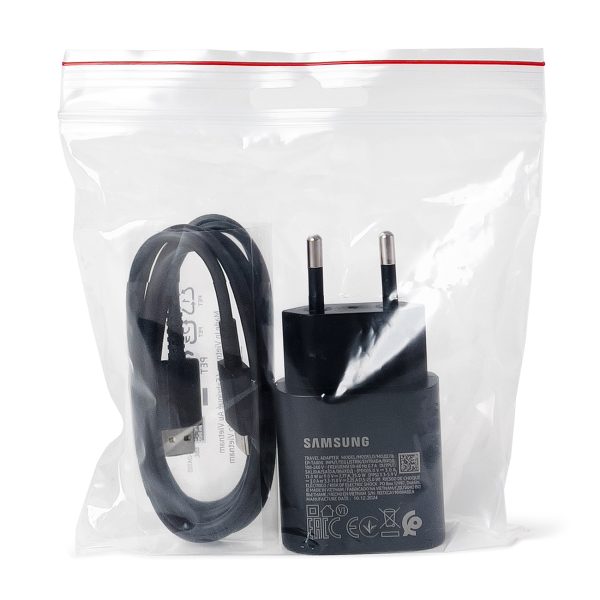 Samsung USB-A 15W sienas lādētājs ar USB-A - USB-C kabeli - melns