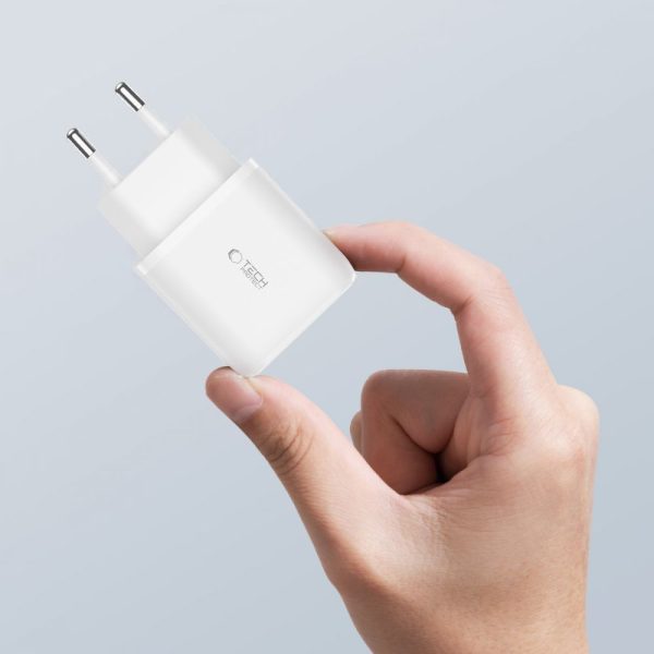 USB-C PD 20W / USB-A QC 3.0 sienas lādētājs ar USB-C / iPhone Lightning kabeli - balts