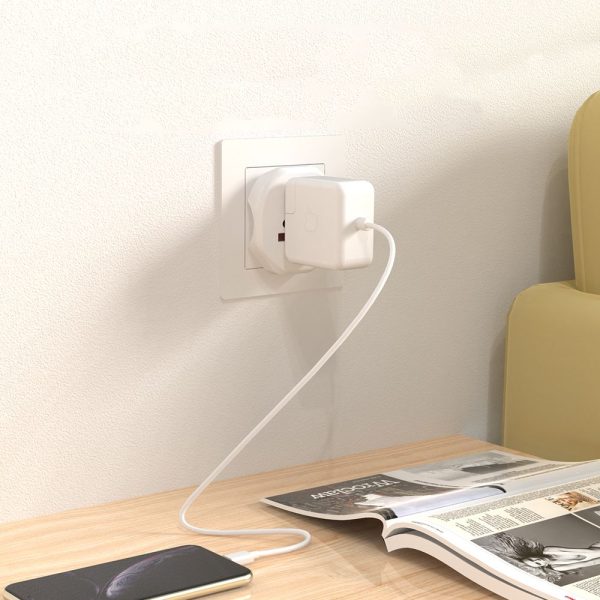 Ceļojuma adapteris UK/US/AU/FI/CN-1/CN-2 uz ES — balts