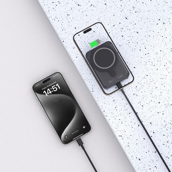 10000mAh MagSafe USB-C 15W pārnēsājamais akumulators ar USB-C kabeli - melns