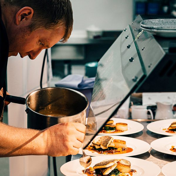 Tērauda katlu komplekts ar vākiem un pannu - 12 gab.