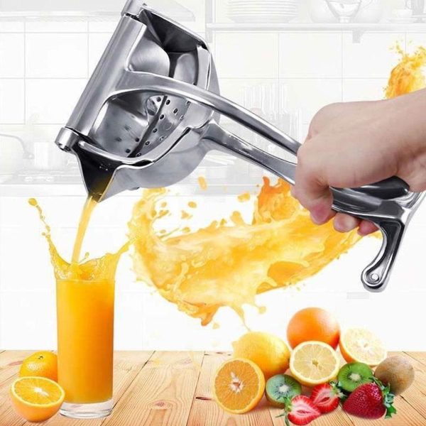 Manuāla citrusaugļu sulu spiede laimiem un apelsīniem