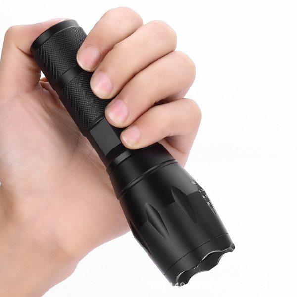 Uzlādējams taktiskais metāla lukturītis ar 5 ZOOM režīmiem