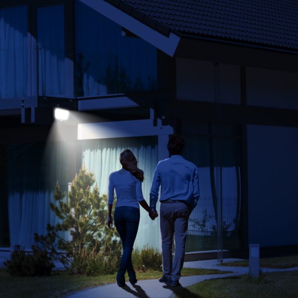 Āra saules lampa ar krēslas kustības sensoru 108 LED 2200 W