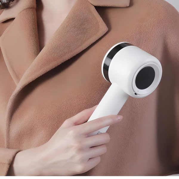 1030056-3-golarka-do-ubran-odziezy-swetrow-tapicerki-2-rolki-retoo-hurtownia-dropshipping.jpg Skuveklis drēbēm, džemperiem, mīkstajām mēbelēm, 2 matu rullīši