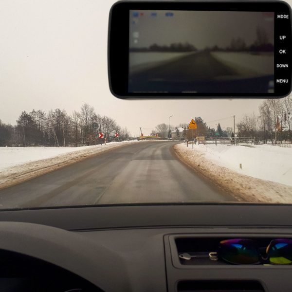 Automašīnas DVR ar Full HD TF atpakaļskata kameru