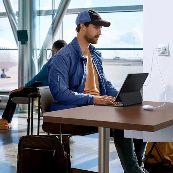 X227 GaN USB-A USB-C 20W sienas lādētājs - balts