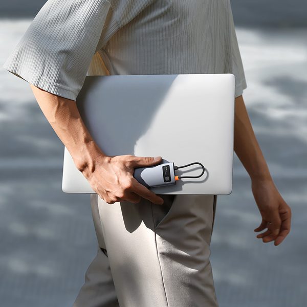 7in1 centrmezgla adapteris metāla spīdumam USB-C HDMI USB-A USB-C PD SD microSD - pelēks