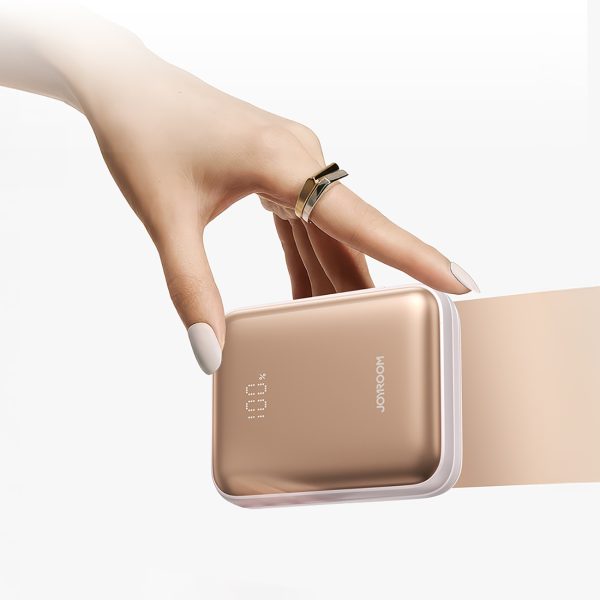 1030203-2-powerbank-10000mah-22-5w-z-wbudowanymi-kablami-joyroom-hurtownia-dropshipping.jpg Powerbank 10000mAh 22.5W ar iebūvētiem vadiem - zelta krāsā