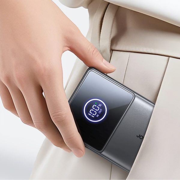 Powerbank 10000mAh 22.5W ar ievelkamu USB-C kabeli - melns