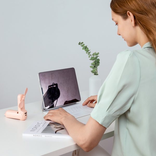 Mini portatīvais ventilators ar lādētāja funkciju un lukturīti USB-A USB-C 2000mAh - rozā