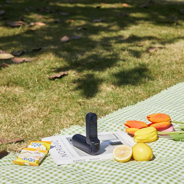 1030312-5-mini-wentylator-wiatrak-przenosny-z-funkcja-powerb-jisulife-hurtownia-dropshipping.jpg Mini portatīvais ventilators ar lādētāja funkciju un lukturīti USB-A USB-C 2000mAh - zils